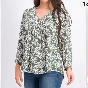 Fun2Fun Stitch Fix Maley Green Floral 3/4 Sleeve Top Small